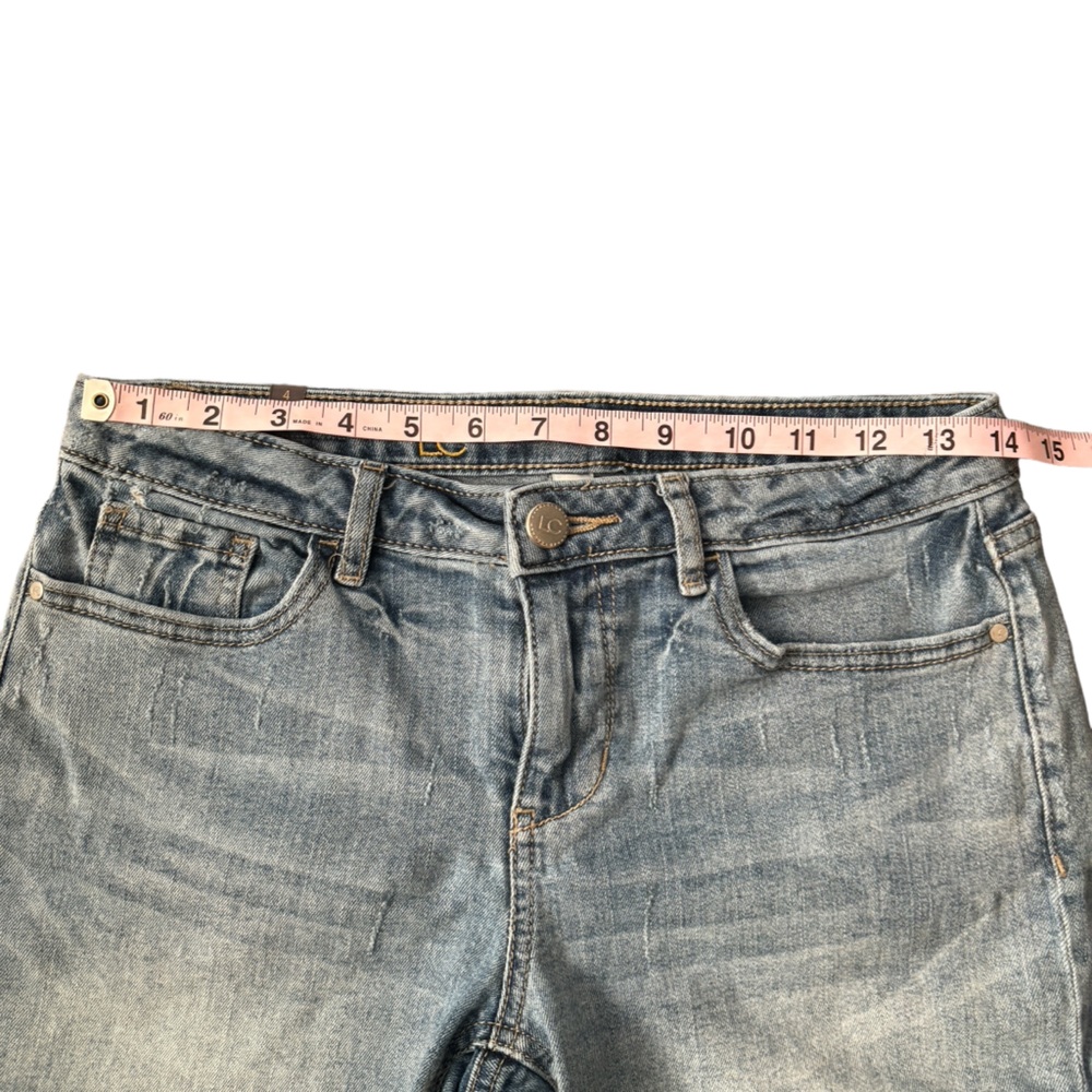 Lauren Conrad Light Wash Distressed Rolled Cuff Jean Shorts 4 - Picture 11 of 13